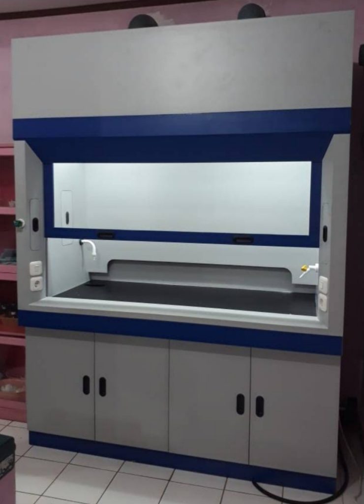 fume hood berkualitas dan dapat menyesuaikan kebutuhan lemari asam laboratorium anda